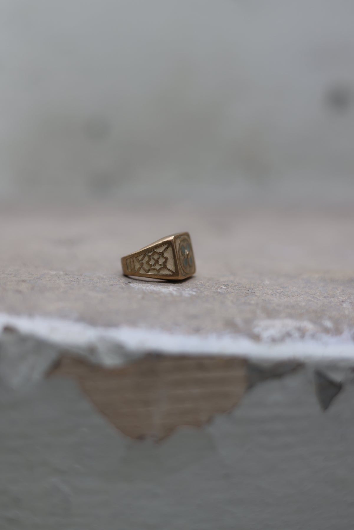 CEMENTINE CHAMPAGNE RING