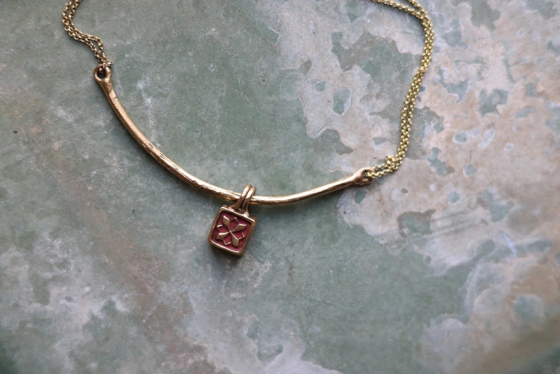 CEMENTINA SEMI-RIGID NECKLACE