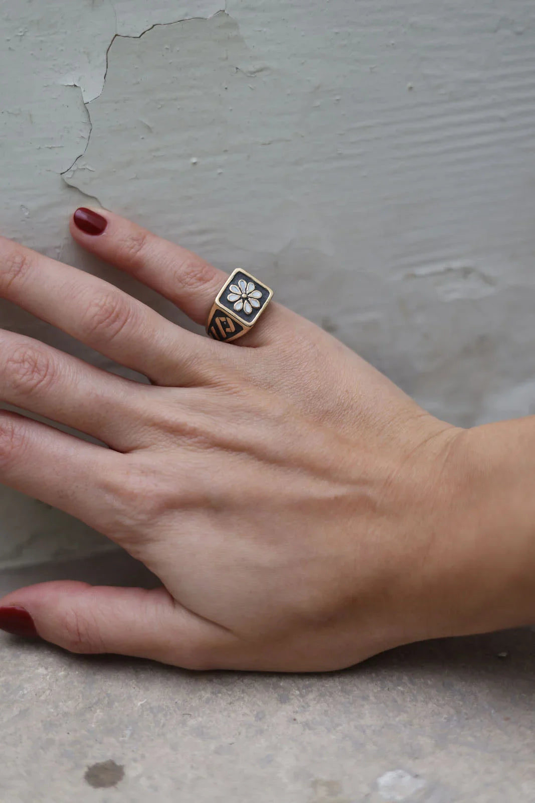 ANELLO CEMENTINE FIORE NERO