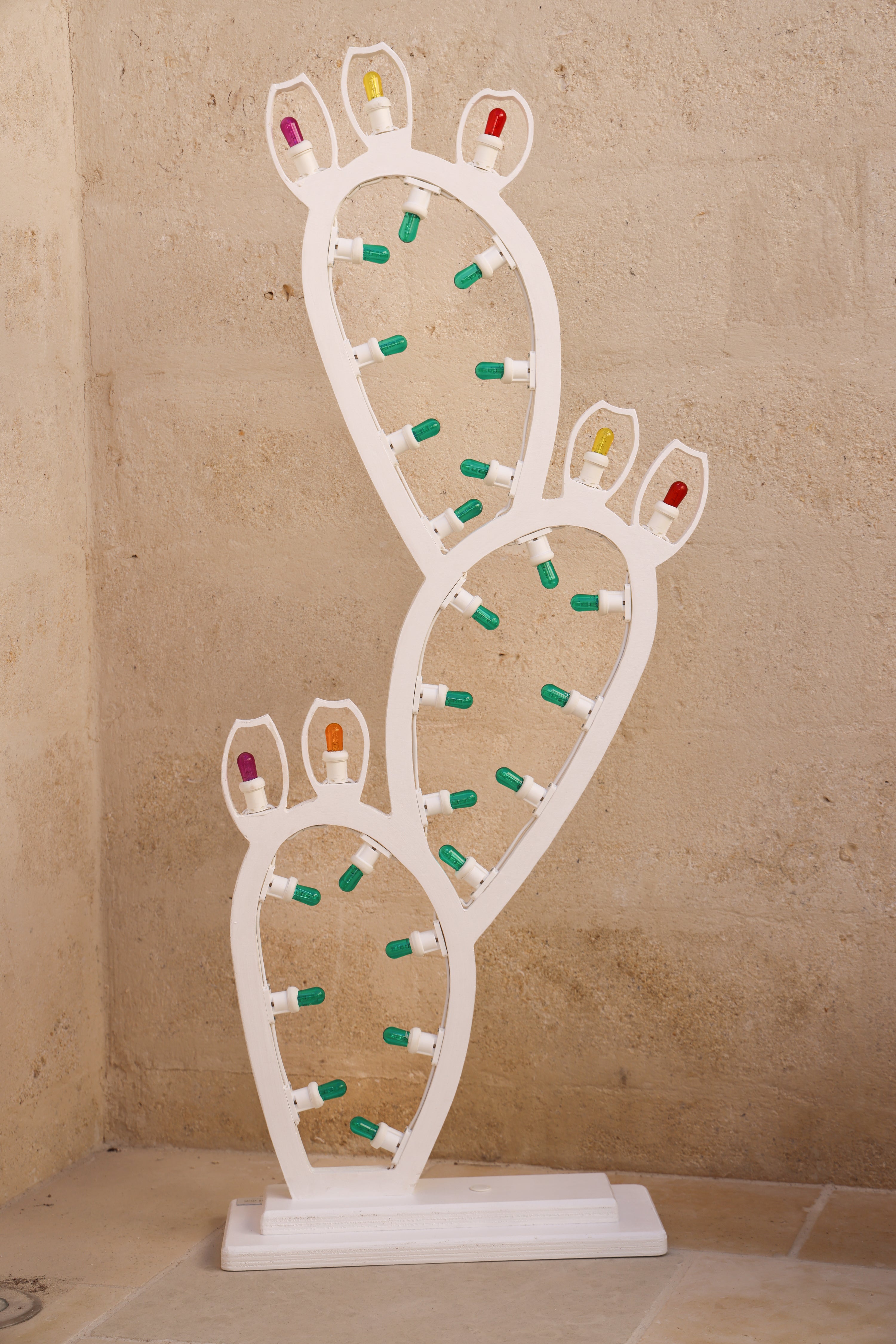 LUMINARIA THREE-PAD PRICKLY PEAR