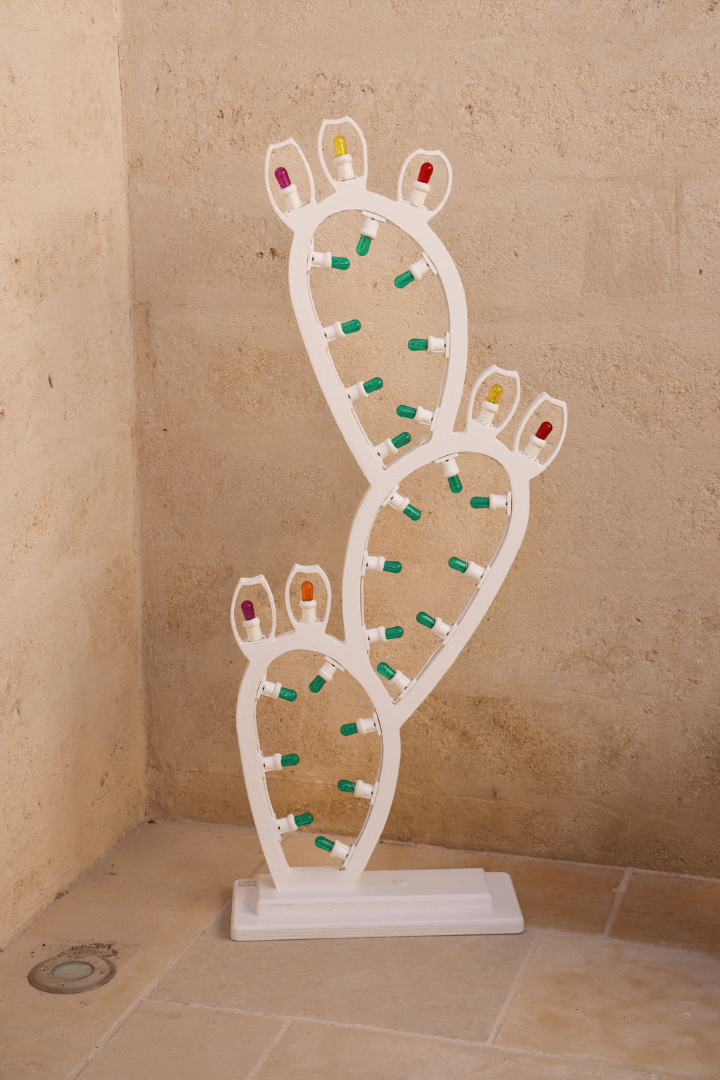 LUMINARIA THREE-PAD PRICKLY PEAR