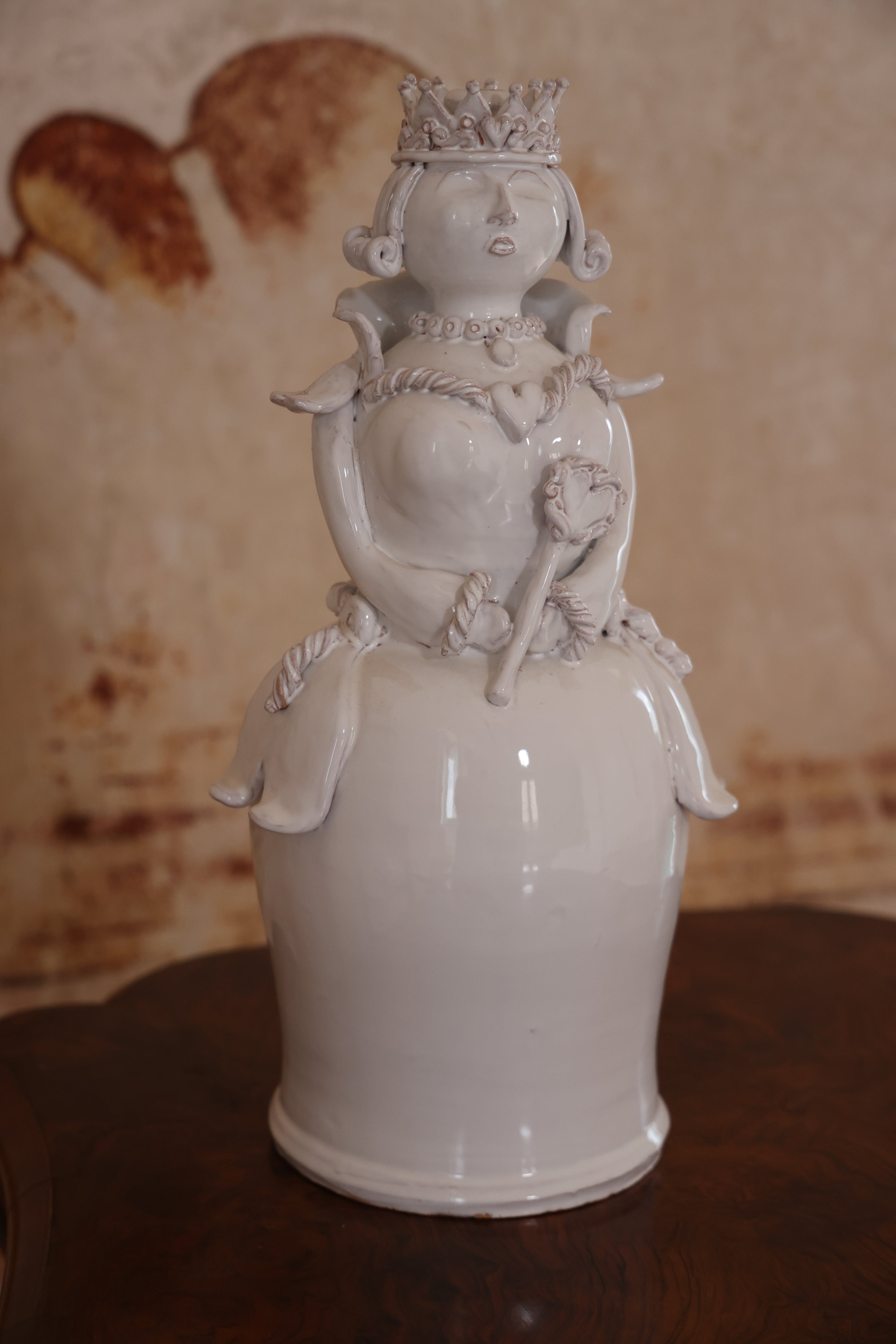 TERRACOTTA ROUNDED QUEEN