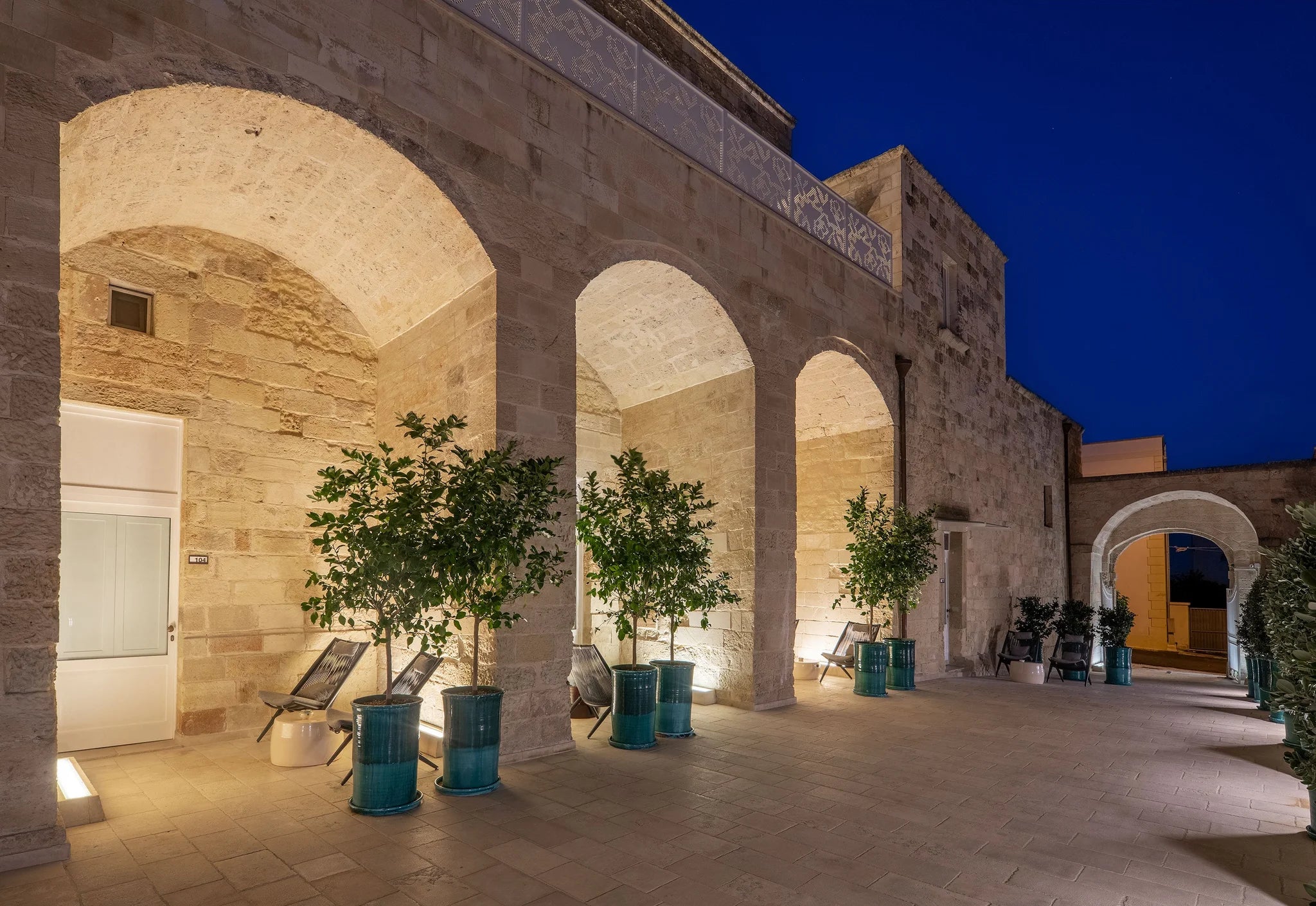 VASO CILINDRICO IN TERRCOTTA